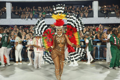 Gardênia Cavalcanti brilha em dose dupla no Carnaval