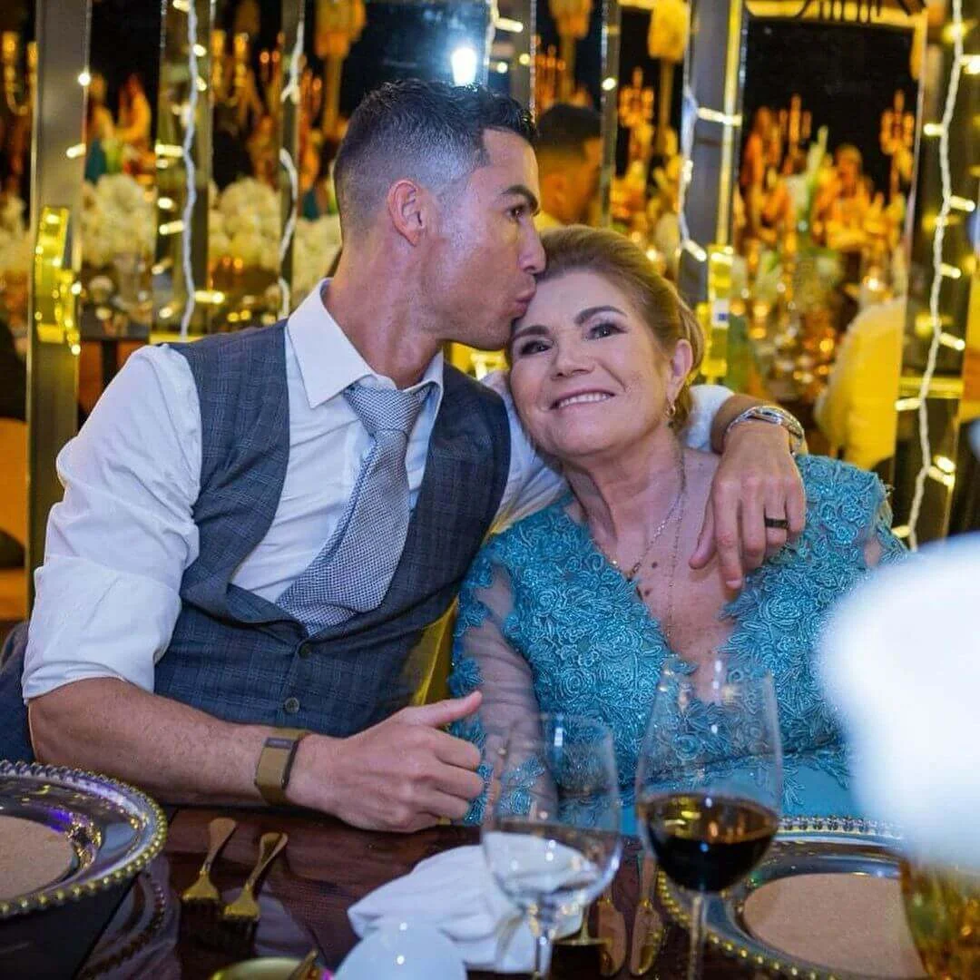 Mãe de Cristiano Ronaldo revela que tem paixão por clube brasileiro