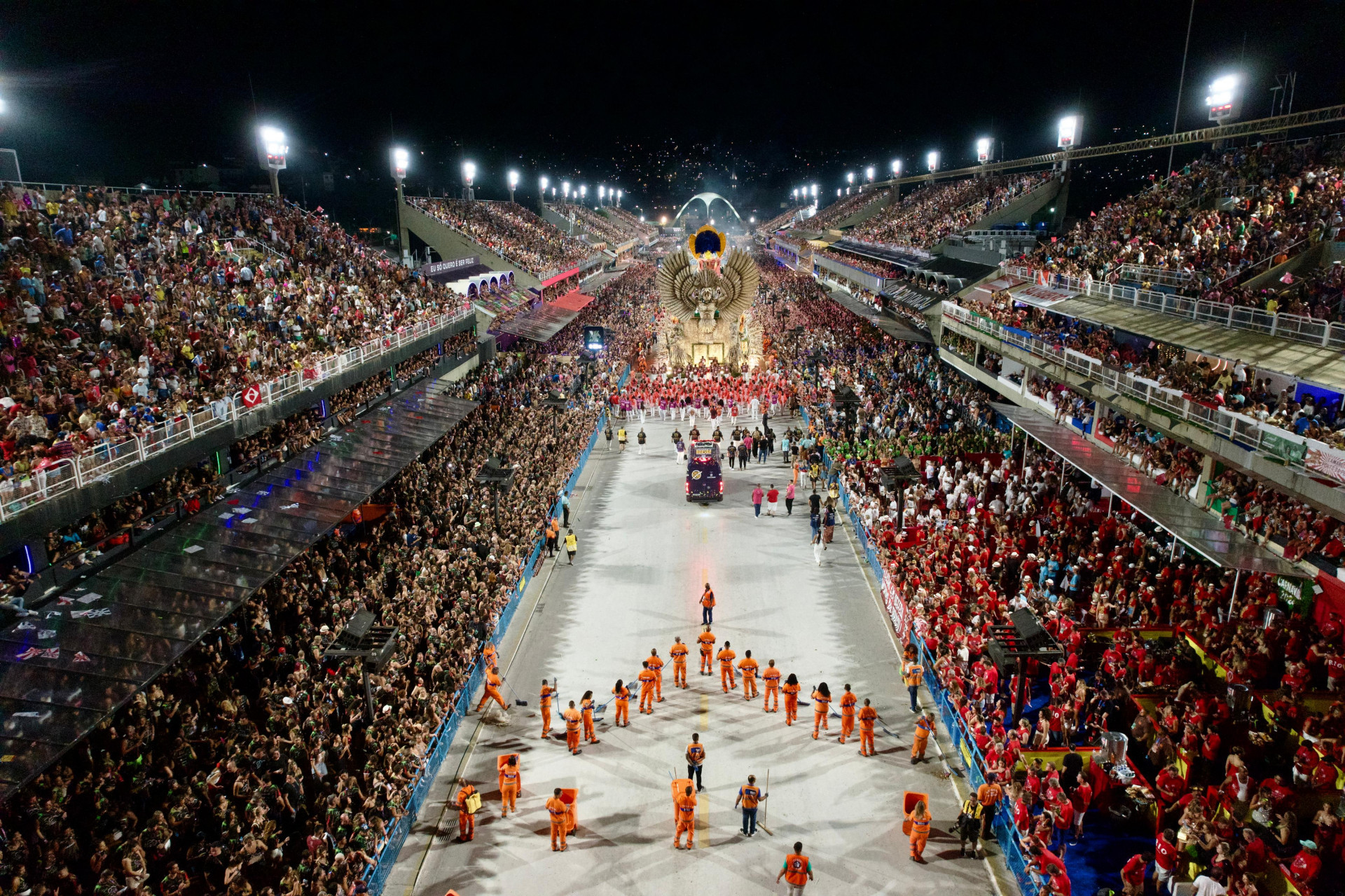 Comlurb contabiliza a remoção de 767 toneladas de resíduos desde o pré-Carnaval - William Werneck/Divulgação Comlurb