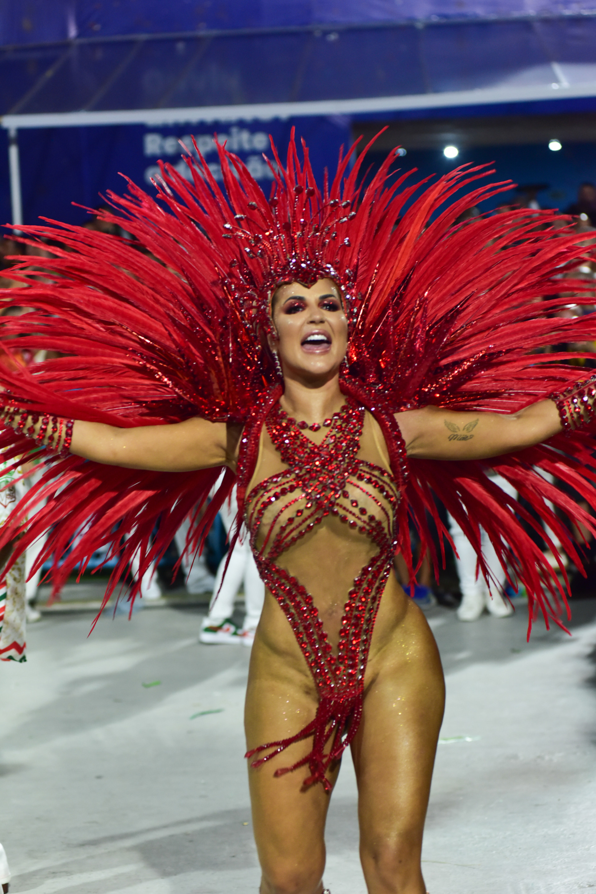 Deolane Bezerra - Agnews