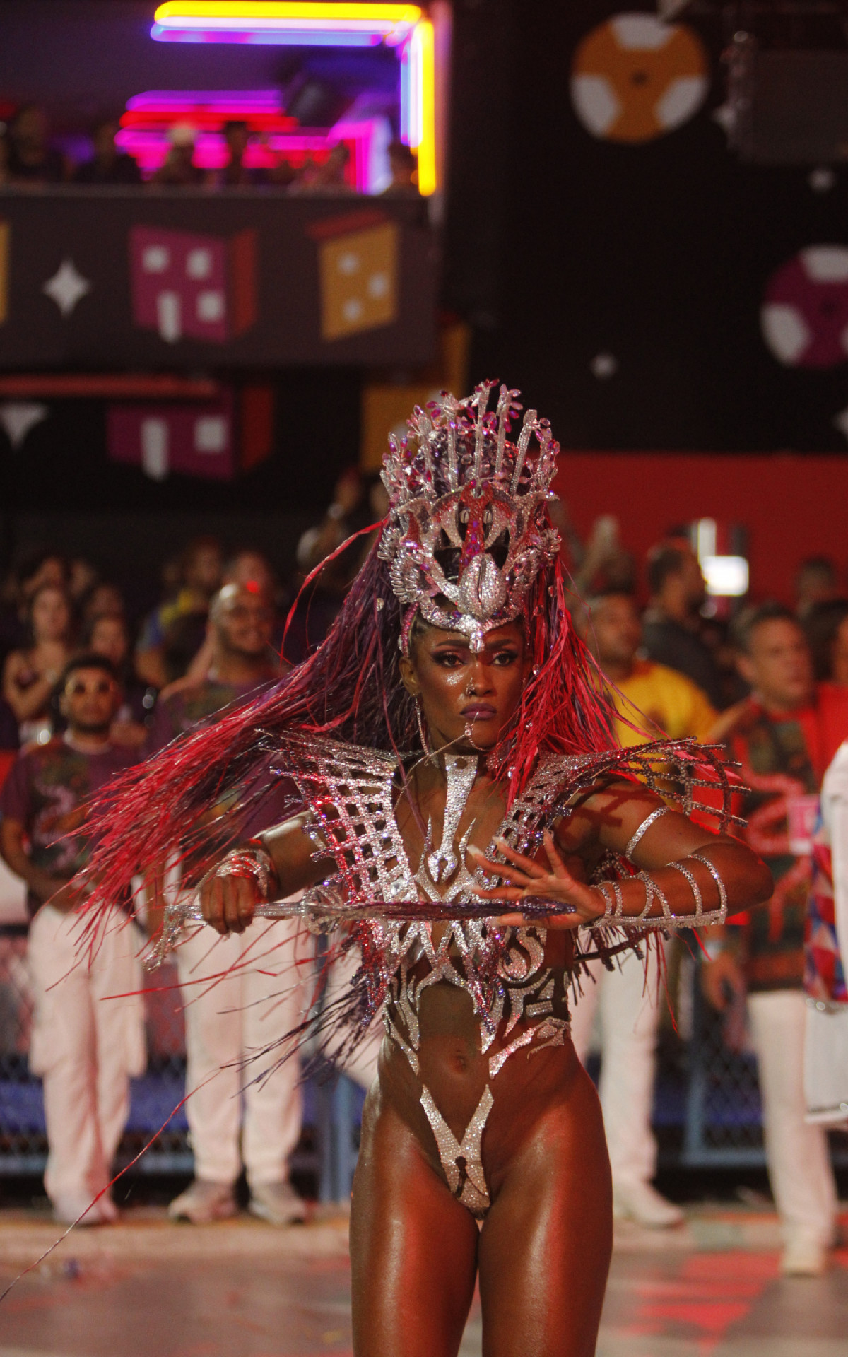 Desfile do Grupo Especial Carnaval 2024 - Desfile da G.R.E.S Unidos do Viradouro, na Avenida Marquês de Sapucaí, no Centro do Rio de Janeiro, nesta segunda-feira (12). . Foto: Reginaldo Pimenta/Agência O Dia