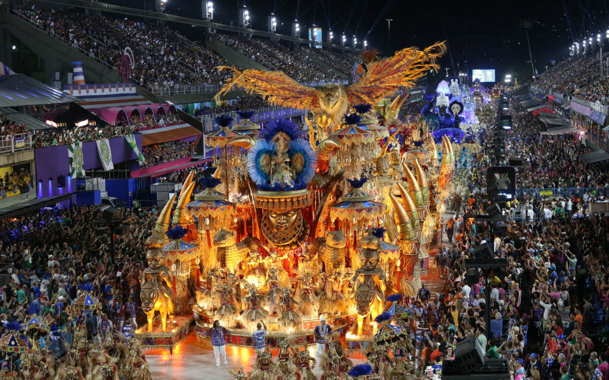 Desfile do Grupo Especial Carnaval 2024 - Desfile da G.R.E.S Portela, na Avenida Marquês de Sapucaí, no Centro do Rio de Janeiro, nesta segunda-feira (12).