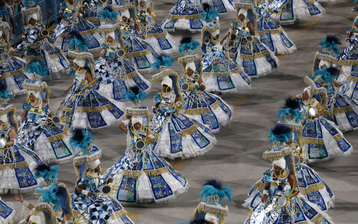 Desfile do Grupo Especial Carnaval 2024 - Desfile da G.R.E.S Portela, na Avenida Marquês de Sapucaí, no Centro do Rio de Janeiro, nesta segunda-feira (12).