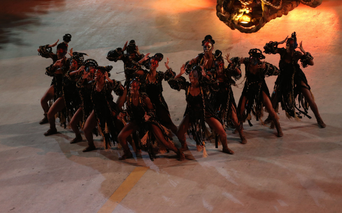 Desfile do Grupo Especial Carnaval 2024 - Desfile da G.R.E.S Portela, na Avenida Marquês de Sapucaí, no Centro do Rio de Janeiro, nesta segunda-feira (12).