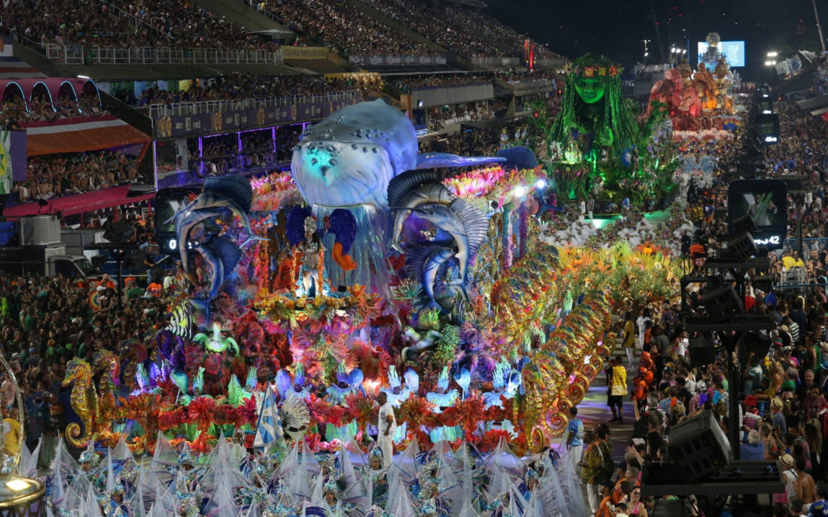 Vila Isabel foi a terceira escola a desfilar nesta segunda-feira