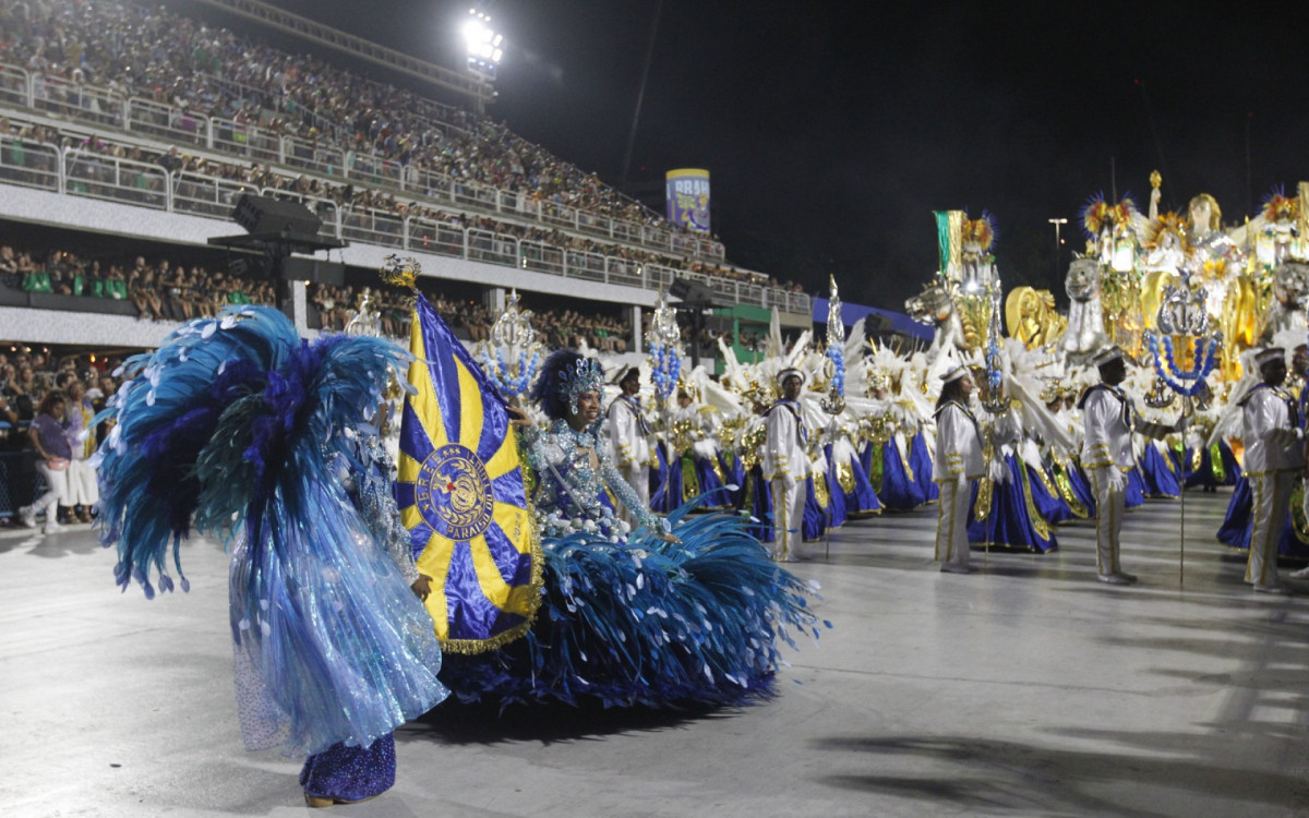 Paraíso do Tuiuti foi a penúltima escola a desfilar no Grupo Especial