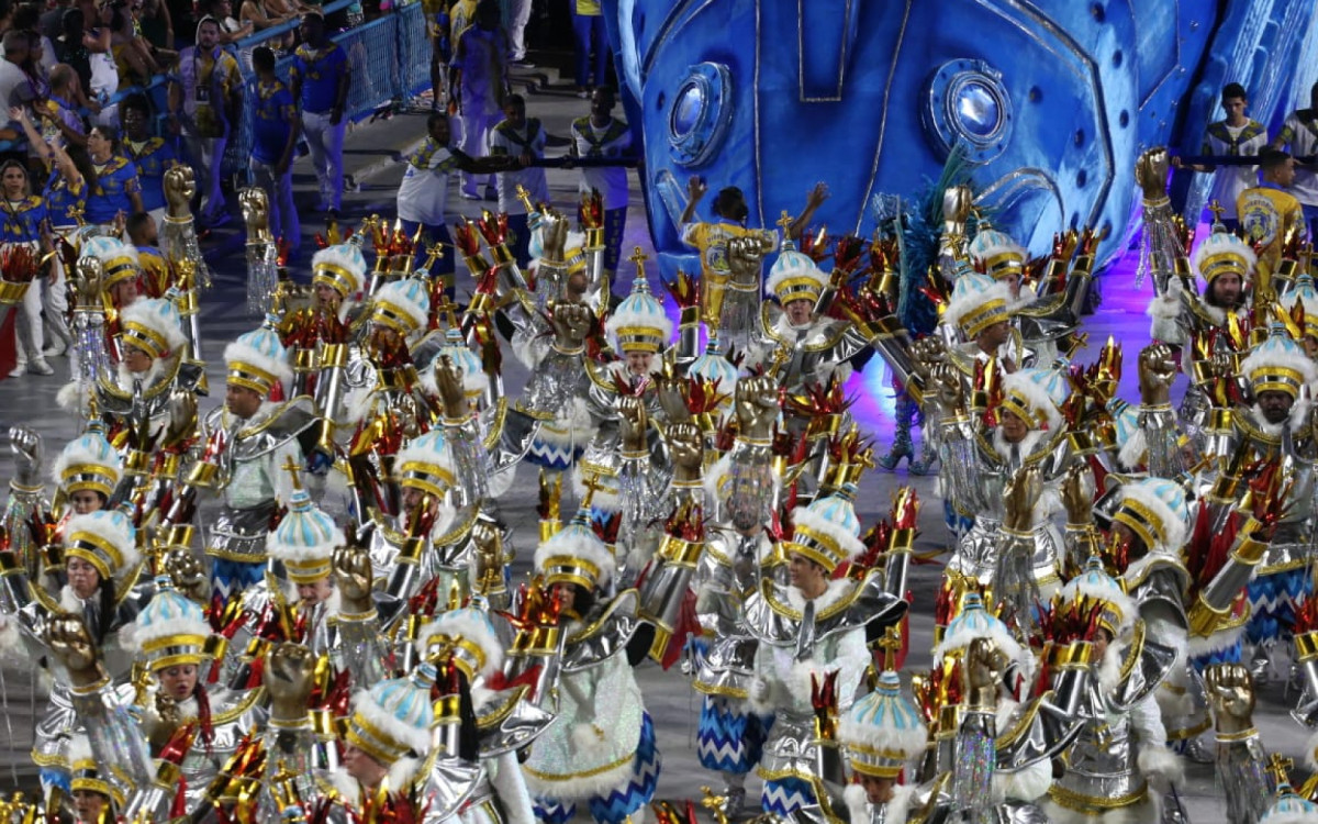 Paraíso do Tuiuti foi a penúltima escola a desfilar no Grupo Especial