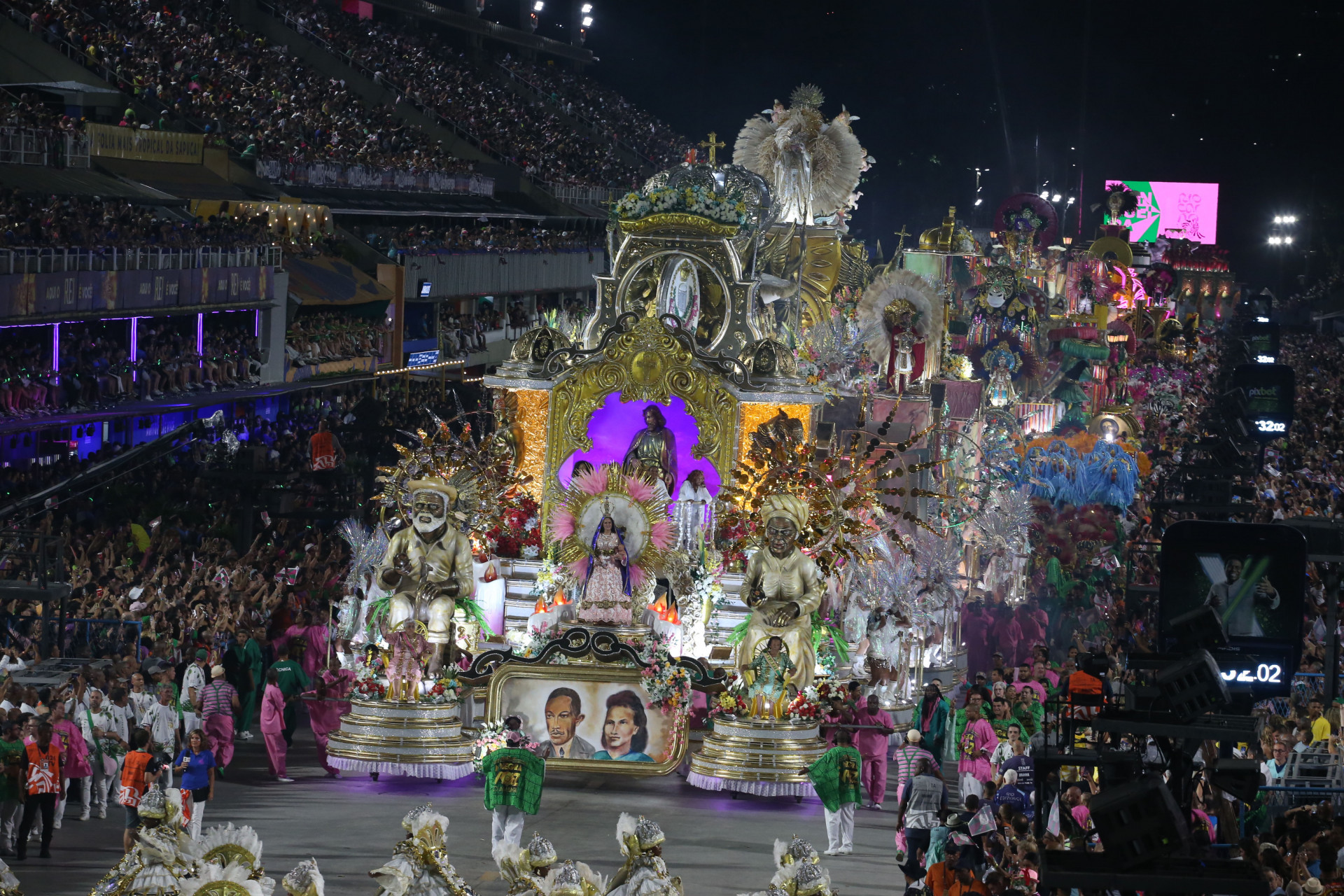 Desfile do Grupo Especial Carnaval 2024 - Desfile da G.R.E.S Estação Primeira de Mangueira, na Avenida Marquês de Sapucaí, no Centro do Rio de Janeiro, nesta segunda-feira (12). - Cleber Mendes/Agência O Dia
