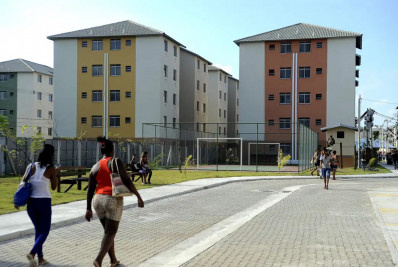 Saques da caderneta de poupança pressionam mercado imobiliário