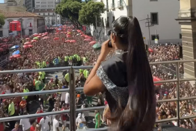 Fervo da Lud arrasta multidão pelas ruas do Centro