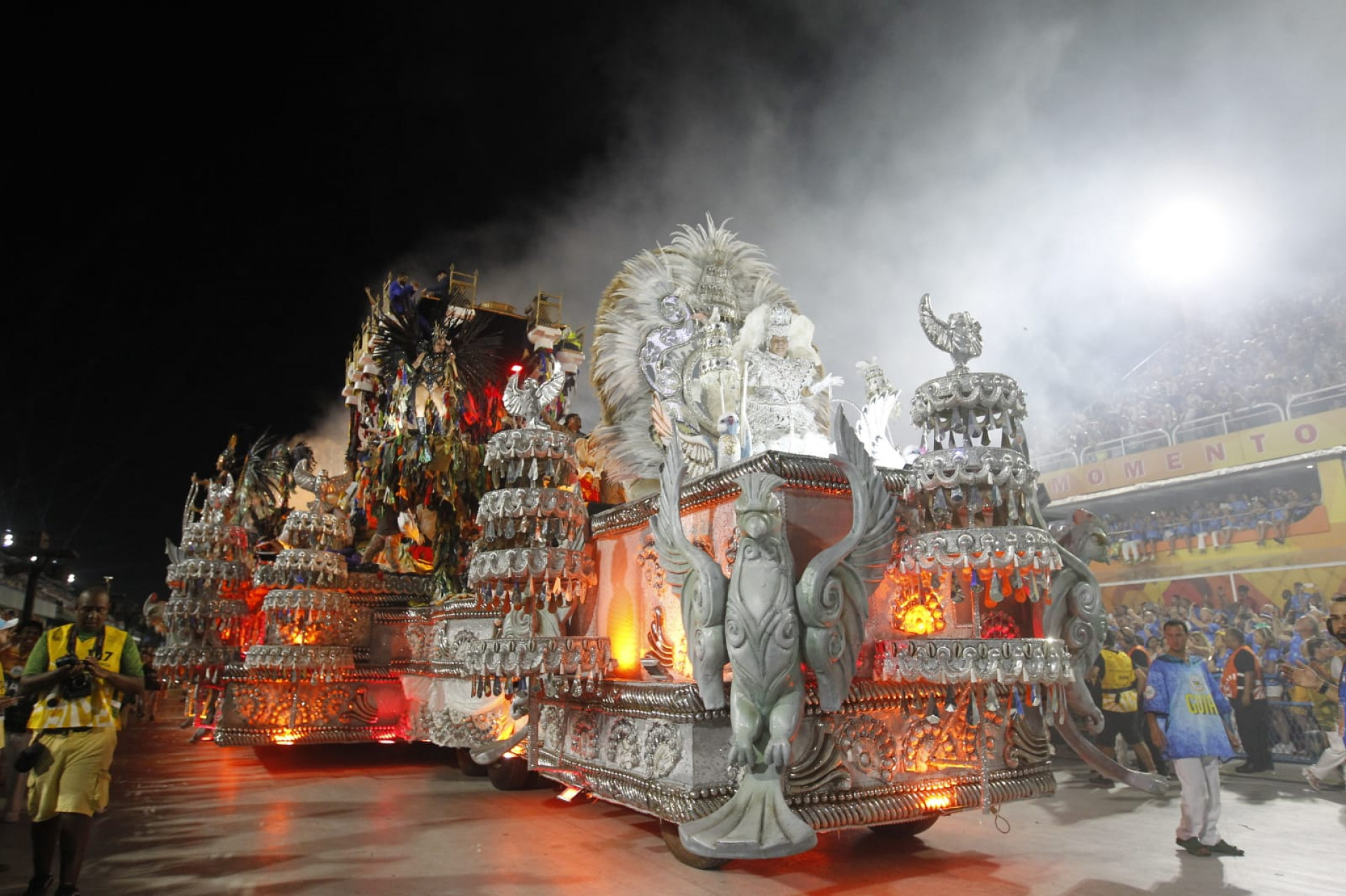Vila Isabel foi a terceira escola a desfilar neste segundo dia do Grupo Especial - Reginaldo Pimenta / Agência O Dia