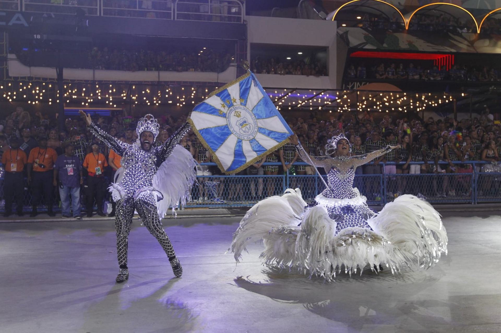 Vila Isabel foi a terceira escola a desfilar neste segundo dia do Grupo Especial - Reginaldo Pimenta / Agência O Dia
