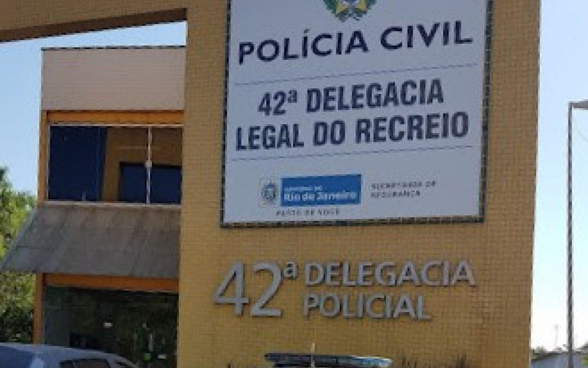 Homem foi levado para 42 DP