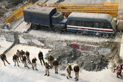 Polícia impede entrada de agricultores na capital da Índia; entenda
