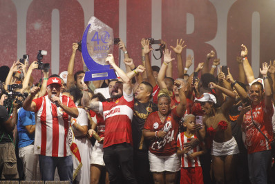 Só acaba quando termina! Desfile das Campeãs e megablocos fecham o Carnaval no Rio