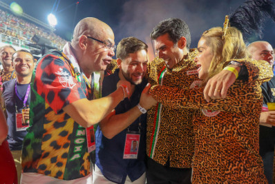 Sintonia na política e no samba