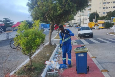 Operação de limpeza pós-carnaval garante orlas e vias livres de resíduos em Macaé