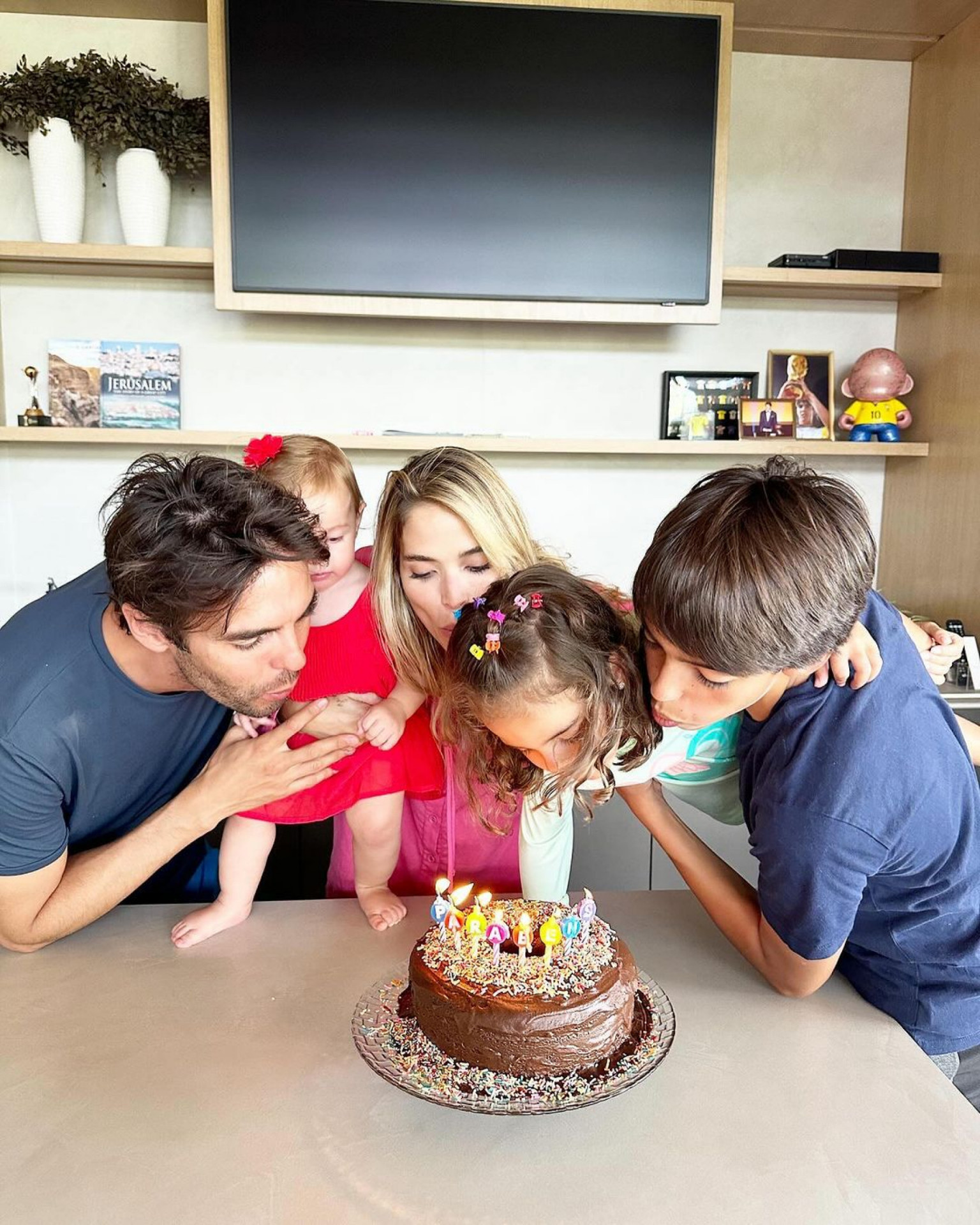 Kaká e Carol Dias encantam fãs com cliques do primeiro aniversário da filha caçula, Sarah - Reprodução/Instagram