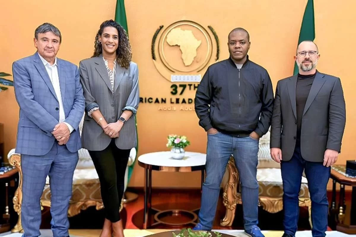 Estavam a bordo da aeronave os ministros da Controladoria-Geral da União, Vinicius Marques de Carvalho; dos Direitos Humanos, Silvio Almeida; da Igualdade Racial, Anielle Franco; e do Desenvolvimento Social, Wellington Dias