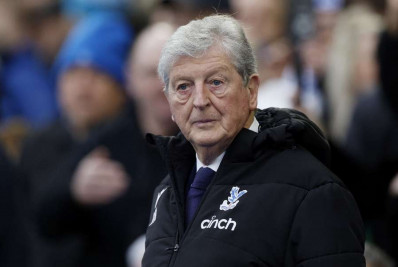 Treinador do Crystal Palace é internado após passar mal em treino