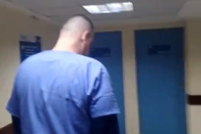 Vídeo: paciente diz que médico tentou agredi-la após reclamação no Hospital Rocha Faria