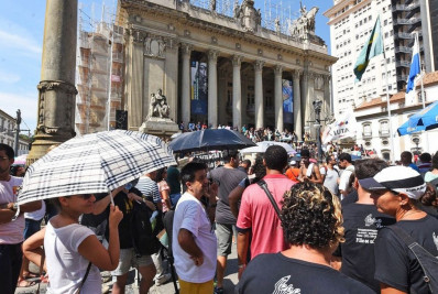 Justiça determina multa de mais de R$ 800 mil ao Sepe por greves em 2016