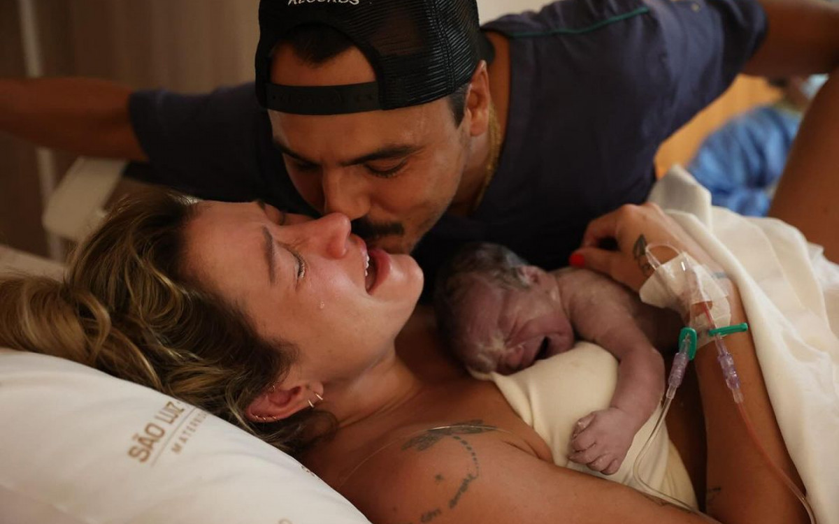 Gabriela Pugliesi com Túlio Dek e o  filho Massimo - Reprodução/Instagram