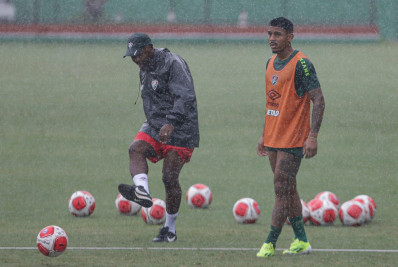 Fluminense deve ter Douglas Costa titular e retorno de John Kennedy contra o Madureira
