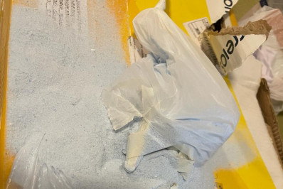 Polícia Penal flagra celulares em saco de sabão em pó