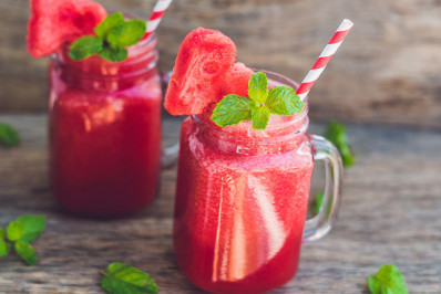 Dicas para desinchar após os exageros do Carnaval