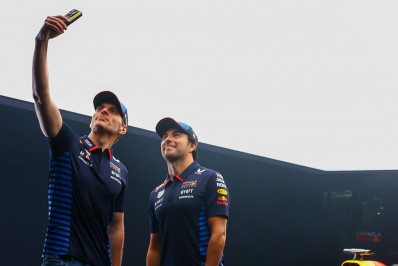 Verstappen deseja 'sucesso' à parceria entre Hamilton e Ferrari