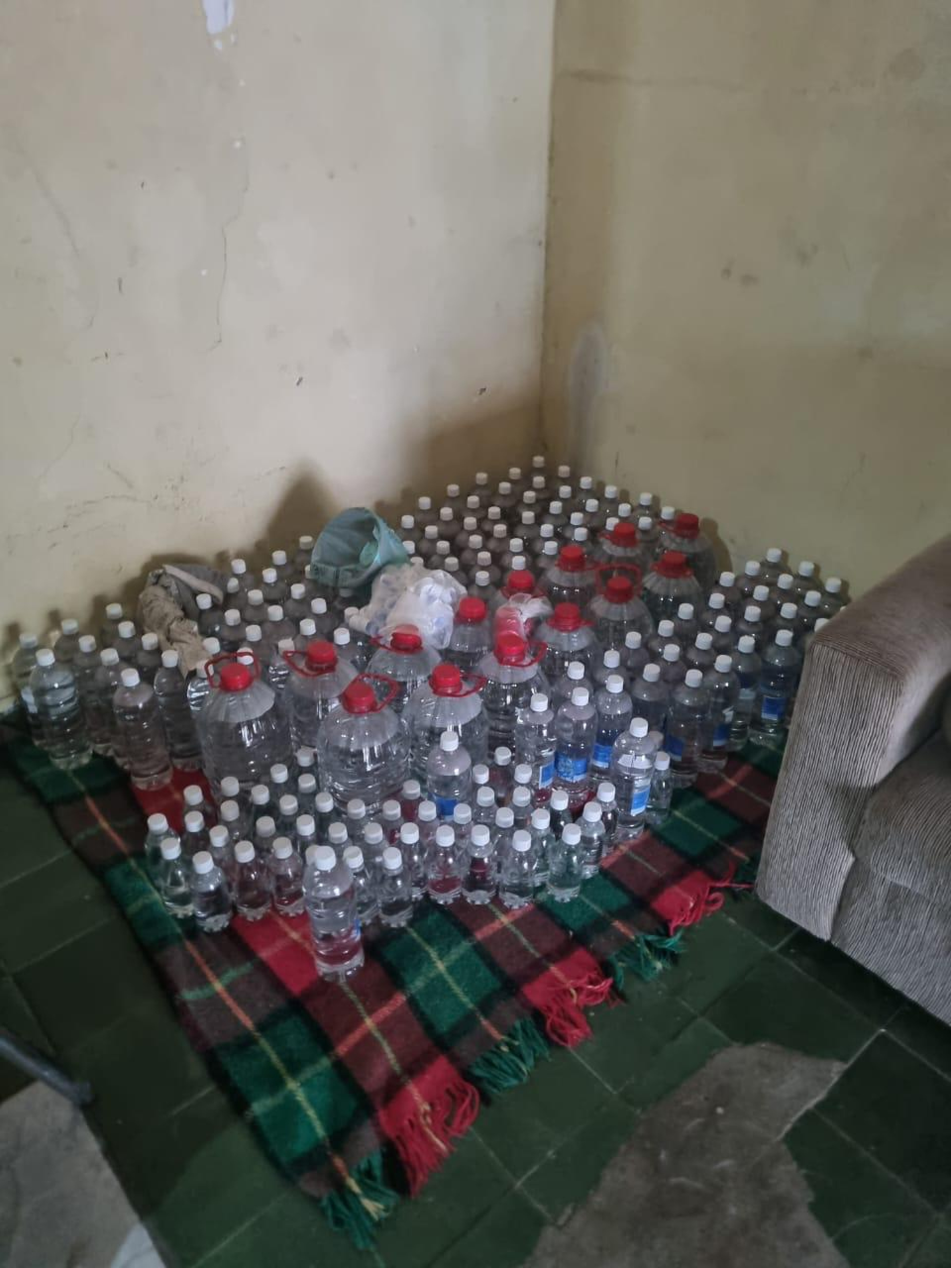 Depósito clandestino de água em Inhaúma, Zona Norte do Rio