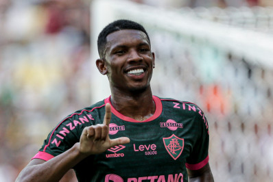 Clube da Série A negocia a contratação de Lelê, atacante do Fluminense