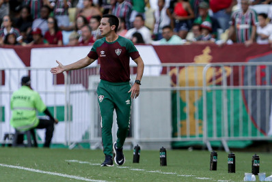 Eduardo Barros reconhece dificuldade e destaca atuação defensiva do Fluminense
