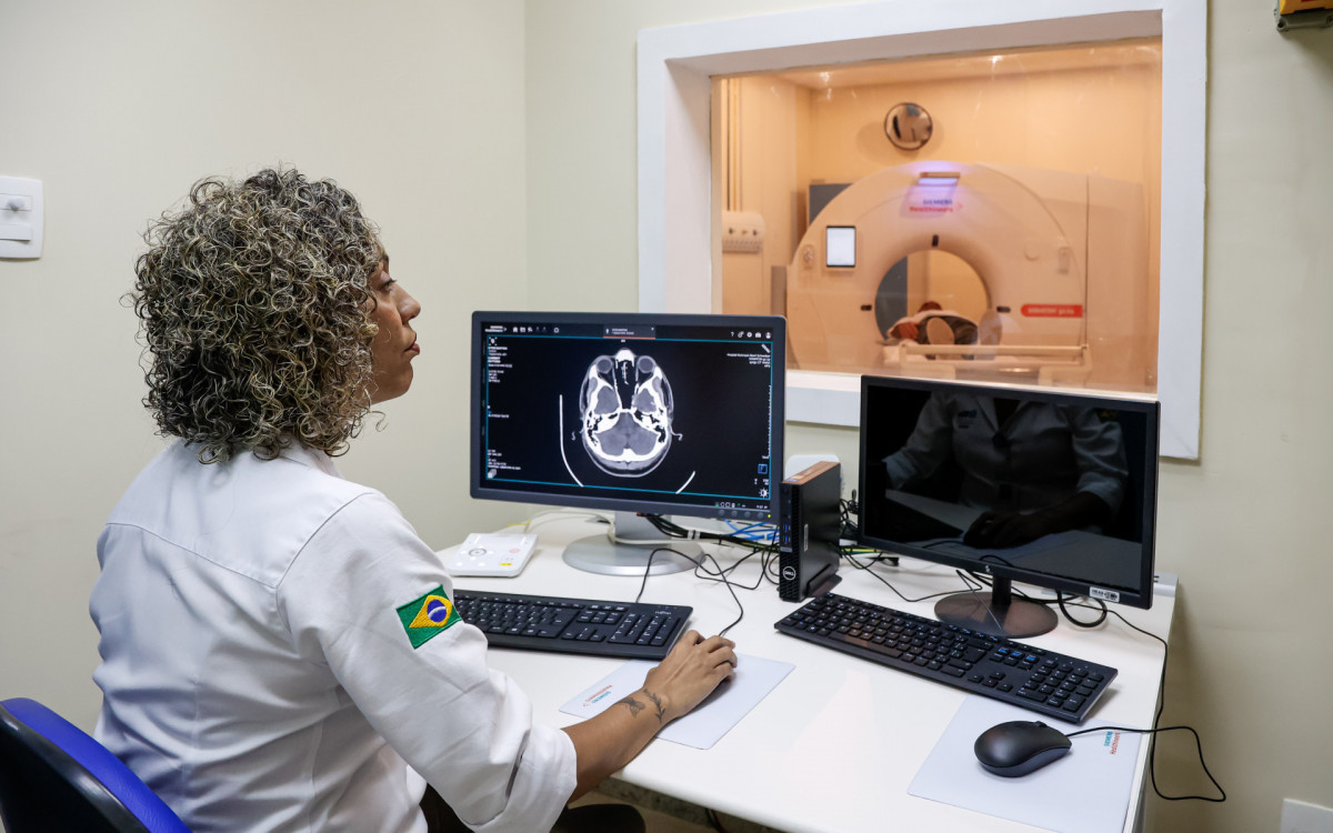 Complexo hospitalar conta com dois tomógrafos para exames 