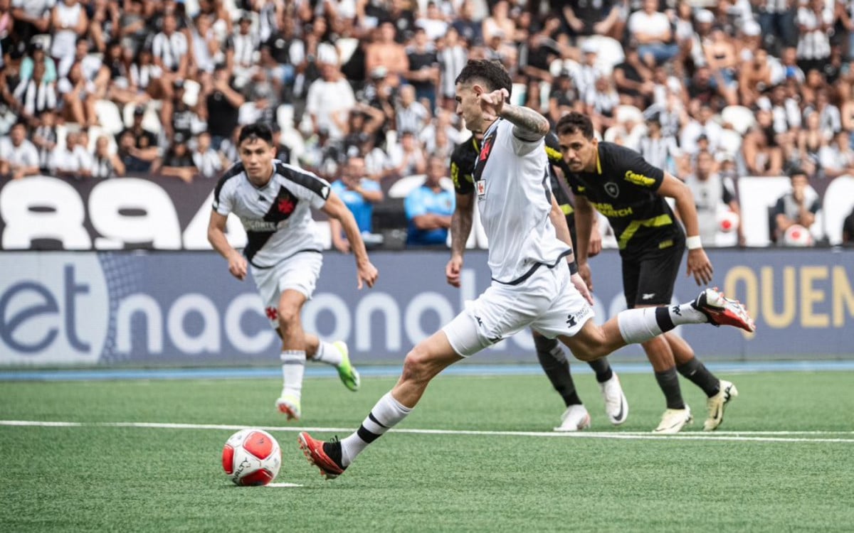 Vegetti marcou duas vezes na vitória do Vasco sobre o Botafogo por 4 a 2, no Nilton Santos, pela 9ª rodada da Taça Guanabara - Leandro Amorim/Vasco