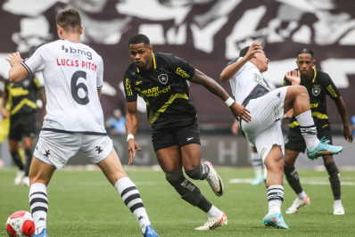 Botafogo repete erros de 2023 contra o Vasco e liga alerta para a Libertadores