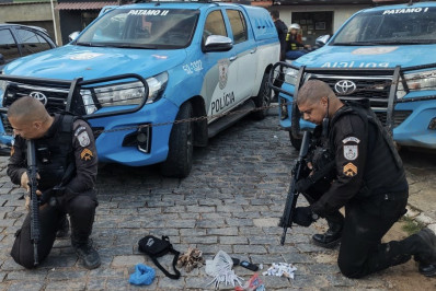 Dupla é presa por tráfico de drogas no bairro Vila Isabel