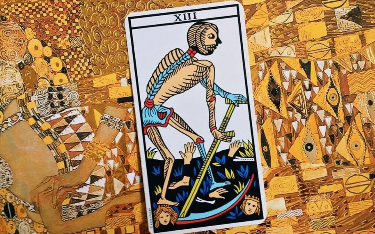 E se A Morte sair em um jogo de Tarot do amor?