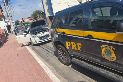 Carro roubado em Belford Roxo há quase um ano é recuperado pela PRF no Espírito Santo