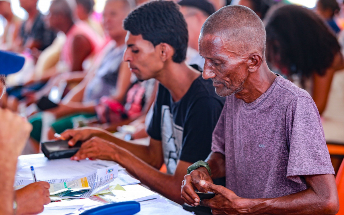 O cadastramento é para as famílias que tiveram suas residências interditadas pela Defesa Civil, em decorrência das fortes chuvas de janeiro