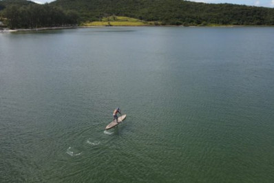 Aulas gratuitas de Stand-Up Paddle começam em Iguaba
