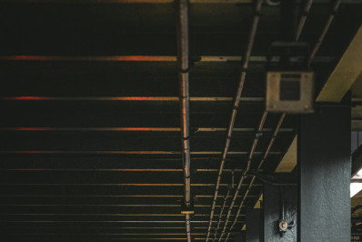 Polícia encontra perna humana em linha férrea do metrô de Nova York