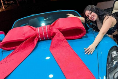 Irmã de Melody coloca à venda carro de luxo que ganhou da cantora