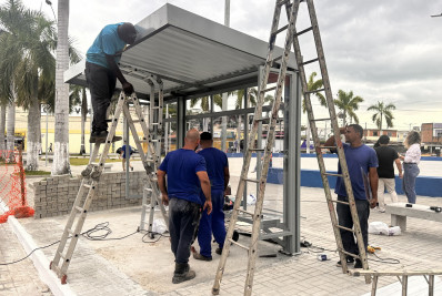 Novos abrigos de ônibus começam a ser instalados em Queimados