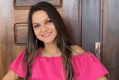 Cantora Marcinha Sousa morre afogada dentro de carro junto com o marido no Ceará