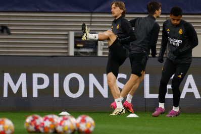 Modric recebe convite para integrar comissão técnica do Real Madrid