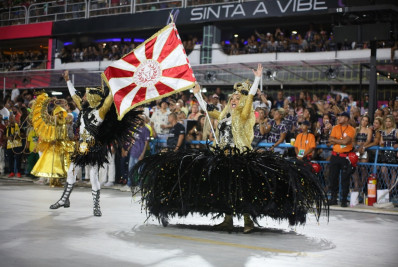 Unidos de Padre Miguel renova com casal de mestre-sala e porta-bandeira