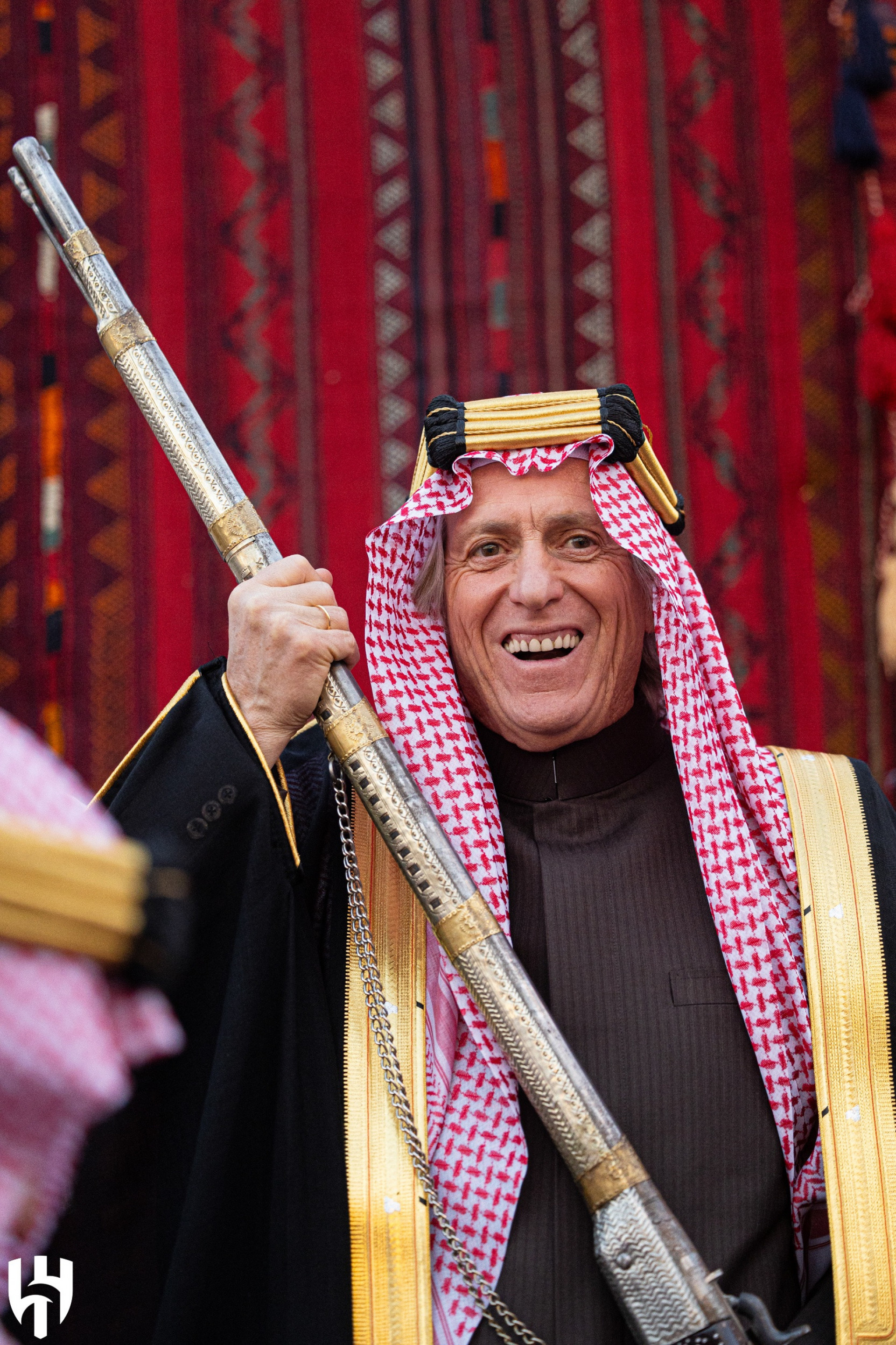 Neymar, Jorge Jesus e companhia vestem roupas típicas em ação do Al-Hilal - Divulgação