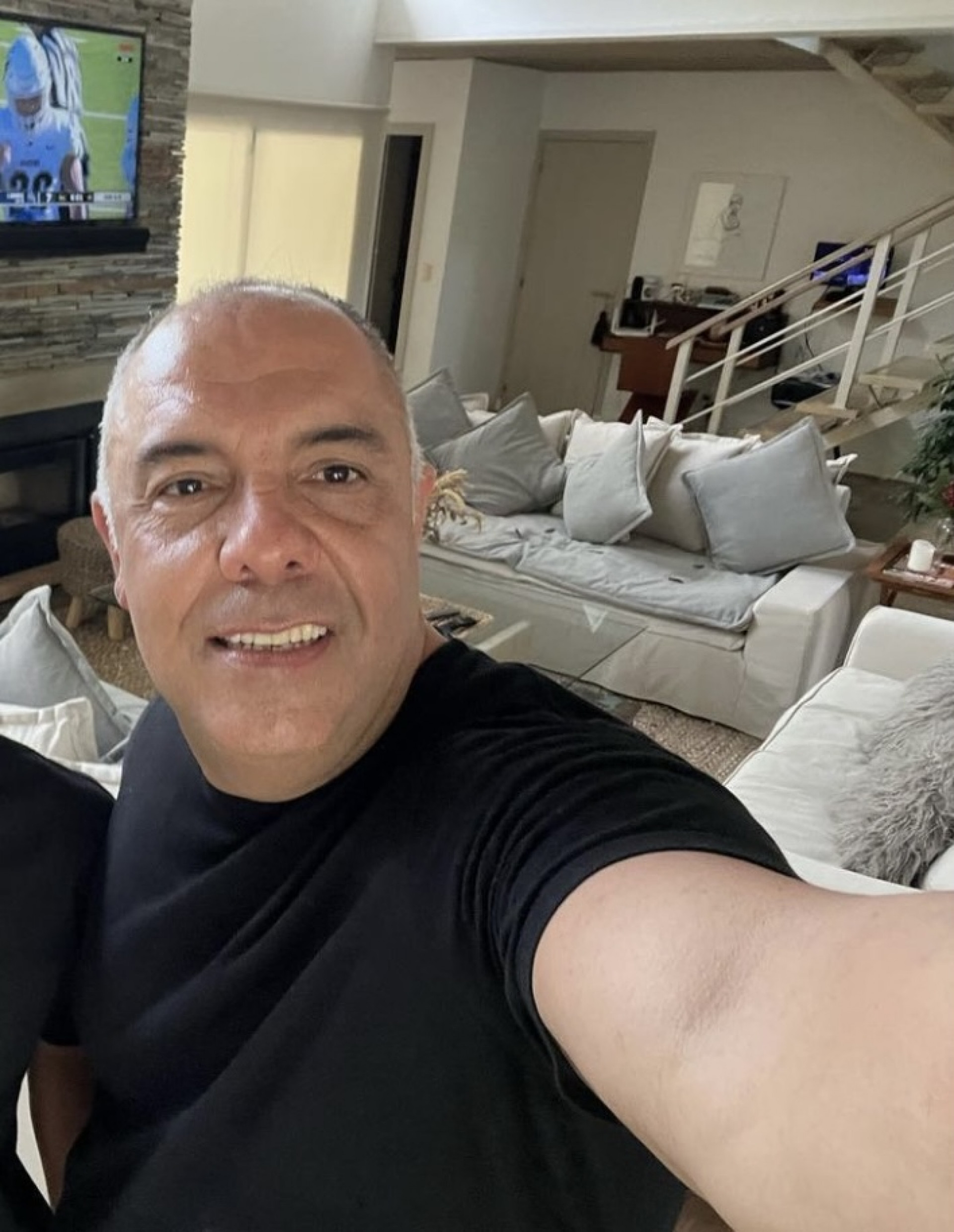 Marcos Braz é expulso de casa após flagra na Sapucaí - Reprodução